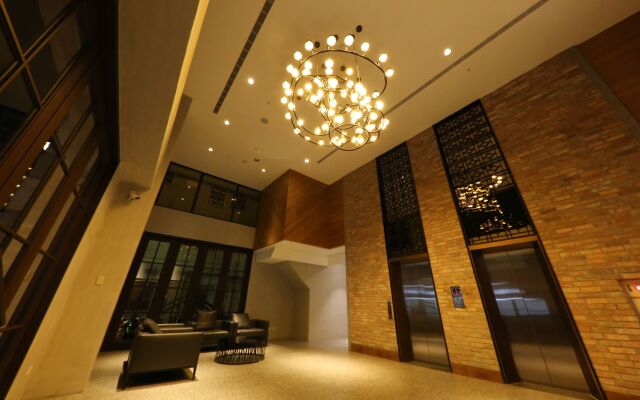 Central Land Hotel