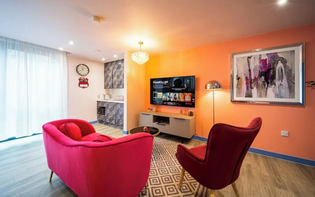 Outstanding Deluxe Self Contained City Apartment