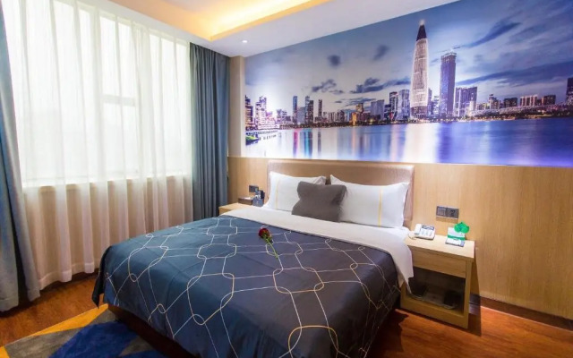 Chonpines Hotel (Shenzhen Gongming Honghuashan Metro Station)