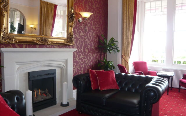 Queenswood Hotel