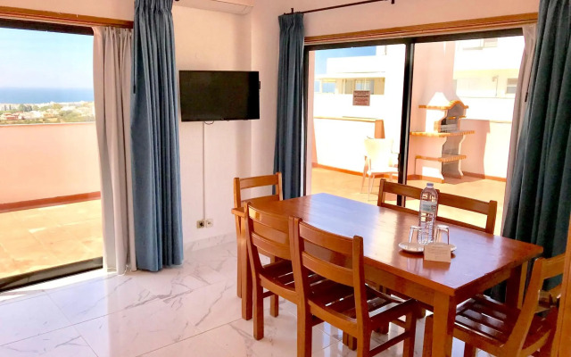 Apartamentos Turísticos Janelas do Mar
