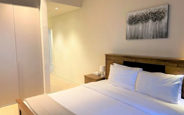 Amazing Living with balcony Park View JVC -1bed