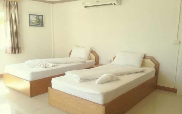 Hotel Supree by Mumsabai