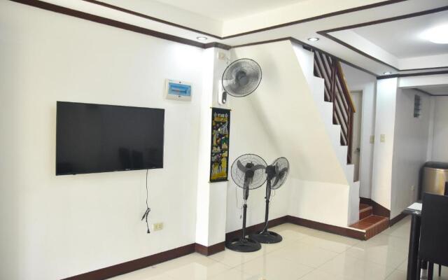 Furnished House in Calapan City Subdivision near ROBINSON/XENTRO Mall