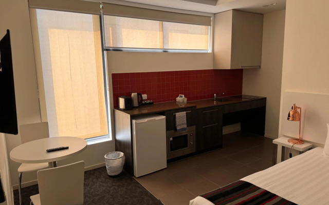 City Edge Box Hill Apartment Hotel