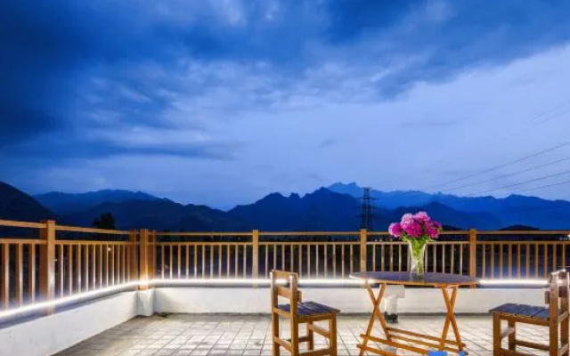 Floral Hotel·Vaguely Nanshan Hot Spring Courtyard Hotel