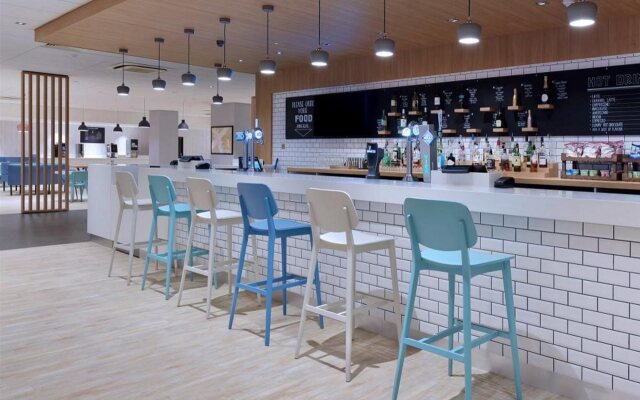 Travelodge Gatwick Airport Central