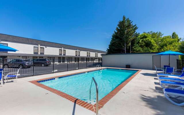 Quality Inn Cleveland North