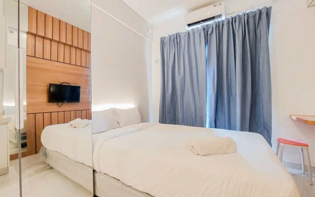Homey And Restful Studio Room At Sky House Bsd Apartment