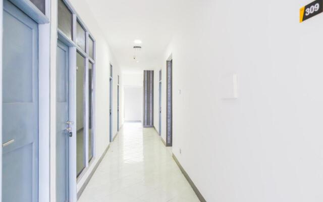 OYO 2308 Seven Season Residence