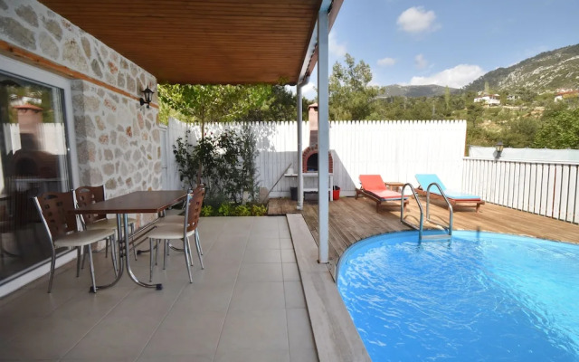 Villa Tema by Helaltatilvillari