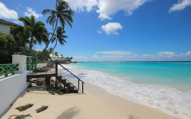 Leith Court Beachfront Apartments