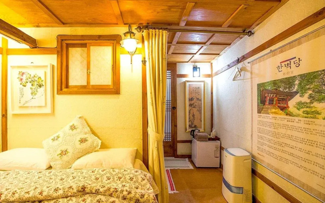 Jeonju Omokheon Hanok Stay