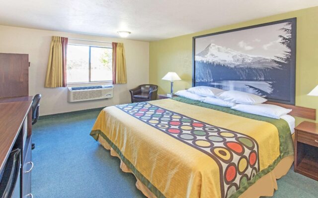 Super 8 by Wyndham Salem