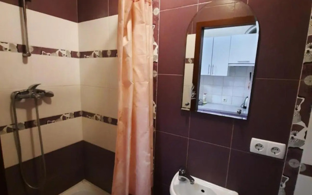 Квартира возле Радмир ул.Чернивецкая 5в