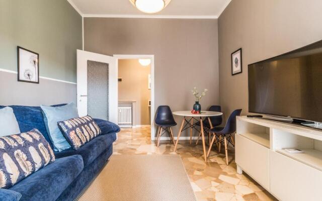 JOIVY Modern 1-Bed Flat W/Balcony