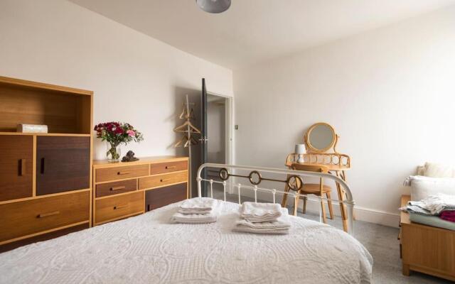 Worthing sea-front apartment