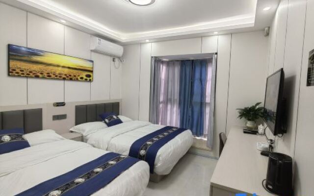 Yayun Homestay (North Square of Kunming Railway Station)