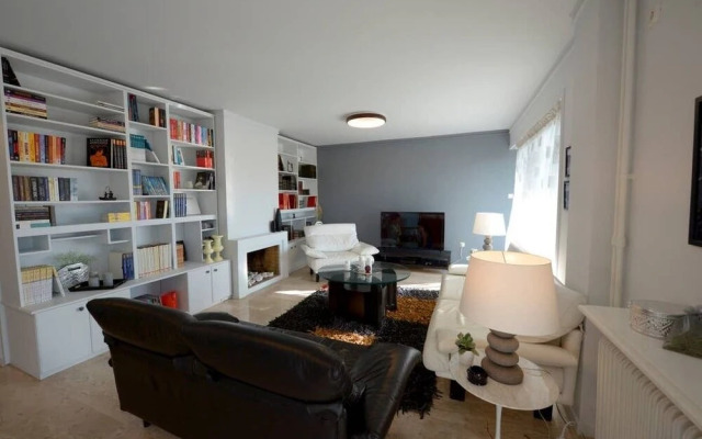 New Superb & Luminous 2 Bedroom Apartment