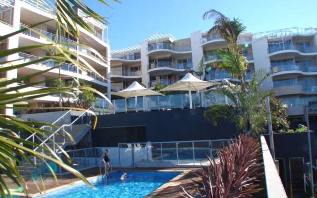 Cote D'Azur, Unit 40/61 Donald Street