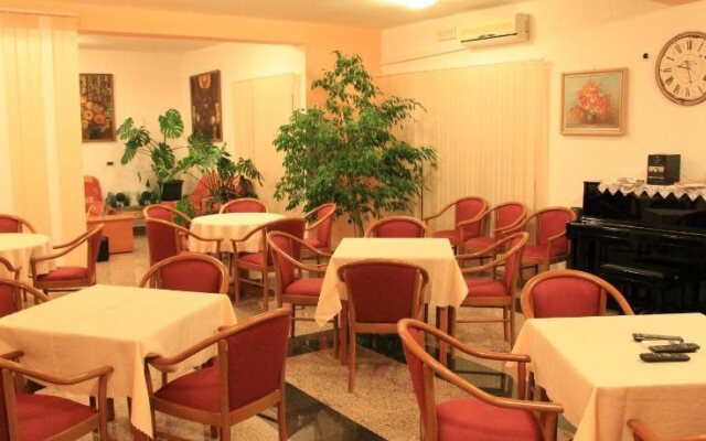 Aparthotel Buratovic