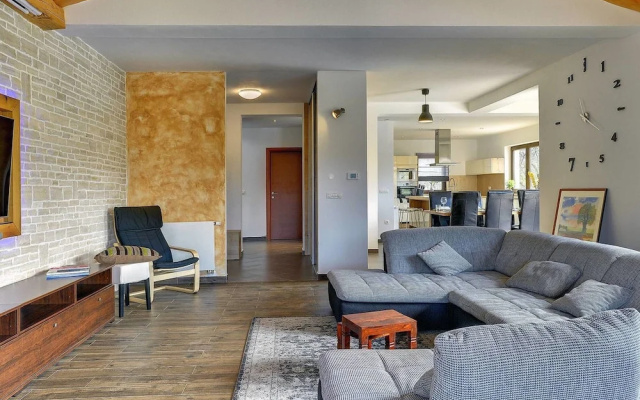 Villa in Rovinj With Private Pool and Sea Nearby
