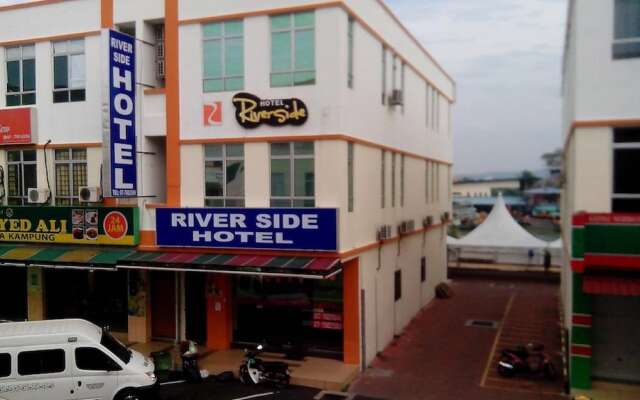 Riverside Hotel