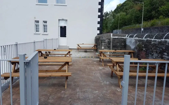 Windsor Hotel & Bar