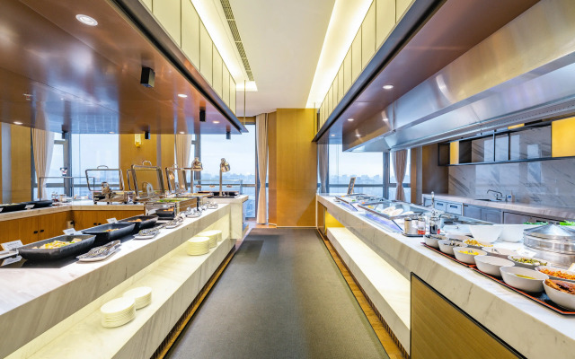 Holiday Inn Shanghai Huaxia by IHG