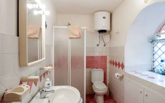 House With Garden Near the sea