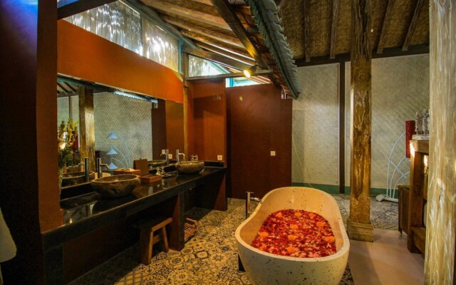 Kupu Kupu Jimbaran Beach Club & Spa by Loccitane