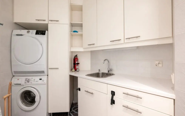 2ndhomes Modern & Spacious 3BR Apartment