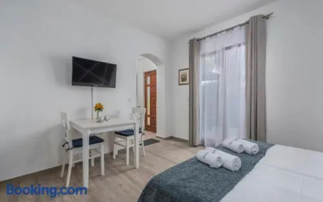 Villa Ladavac B&B