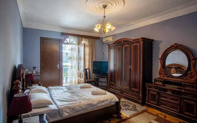 Sweet Home at Ninoshvili 3