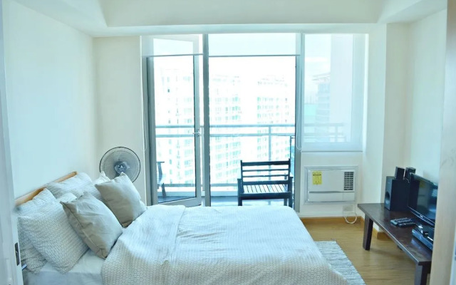 Shir Hub at Azure Urban Residences