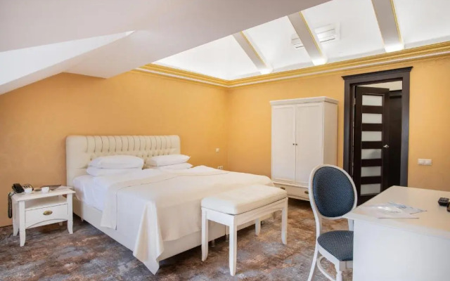 Kyivska Russ Hotel