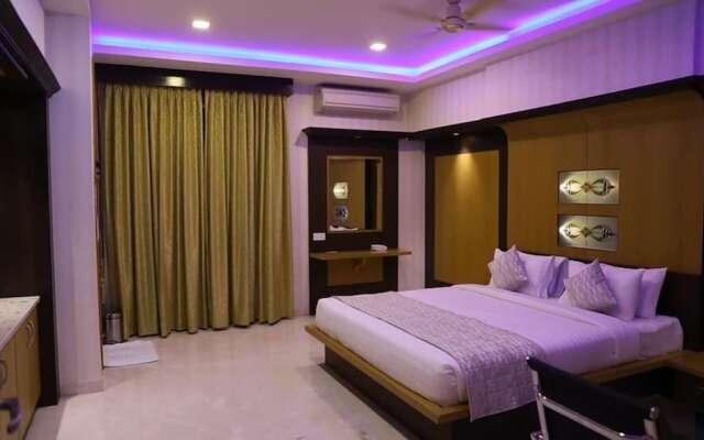 Iroomz Hotel SR Grand
