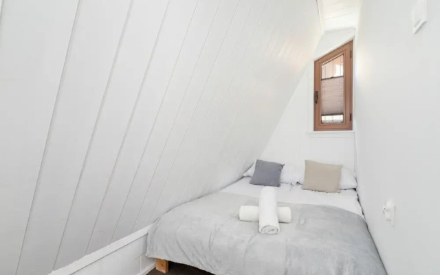 Rural Two-bedroom Apartment by Renters