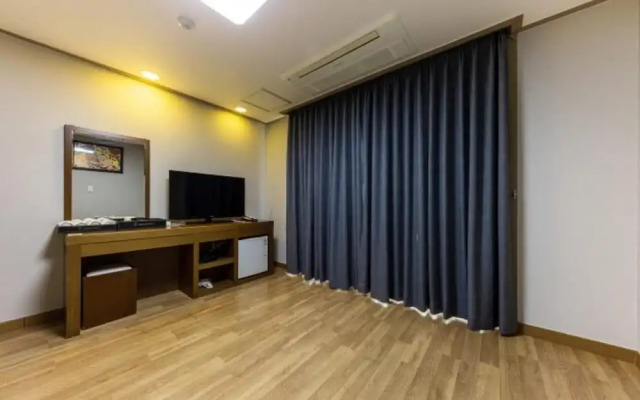 Boryeong (Daecheon) Mud Beach Hotel