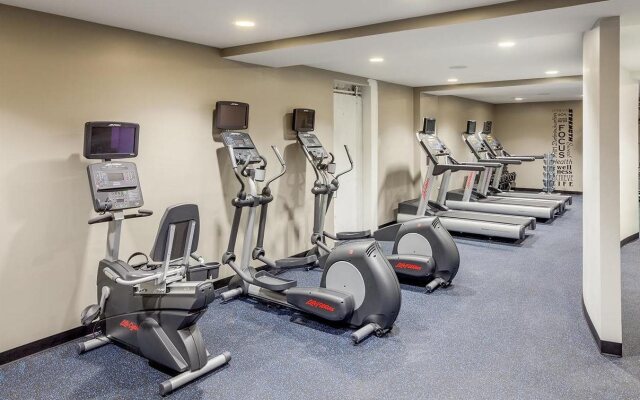 Hotel RL Baltimore Inner Harbor