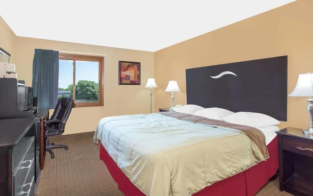Super 8 Sheboygan WI