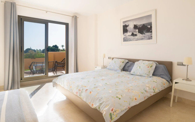 Apartment in Estepona with sea view