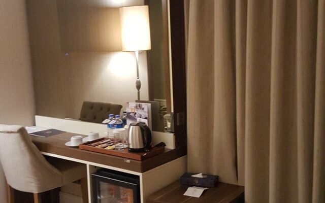 The Grand Mira Hotel