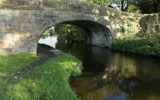 Orchard Glamping -willow Pod
