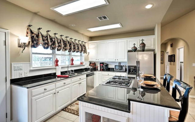Pet-friendly Flatonia House w/ Patio & Gazebo!
