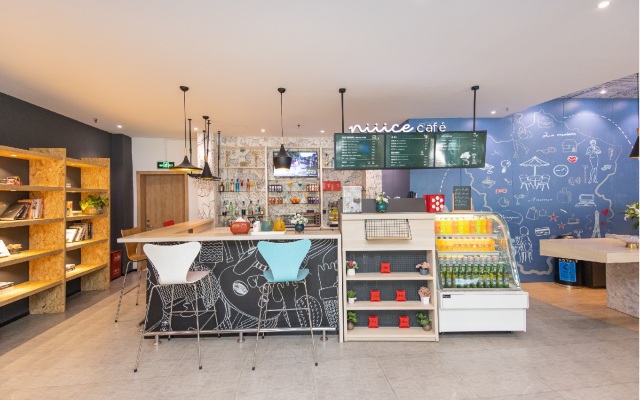 ibis Shanghai Lianyang