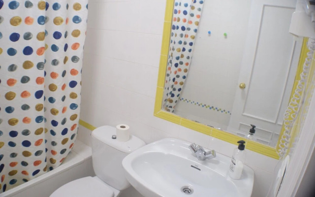 El Baobab Hostel