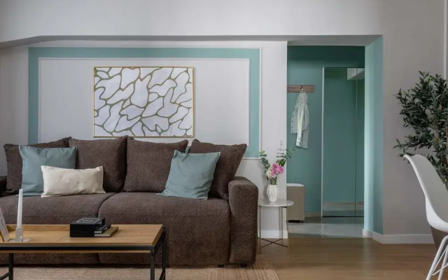 Holt s Sublime Minty Fresh 1BR on the Park