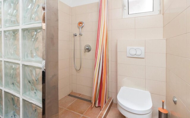 Stunning Home in Zdrelac With Wifi and 2 Bedrooms