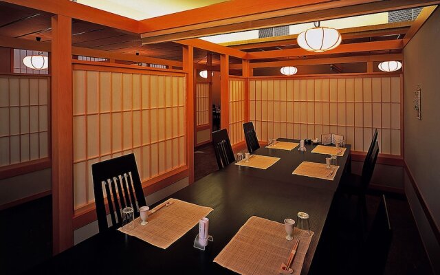 Tenku Kaiyu no Yado Suehiro